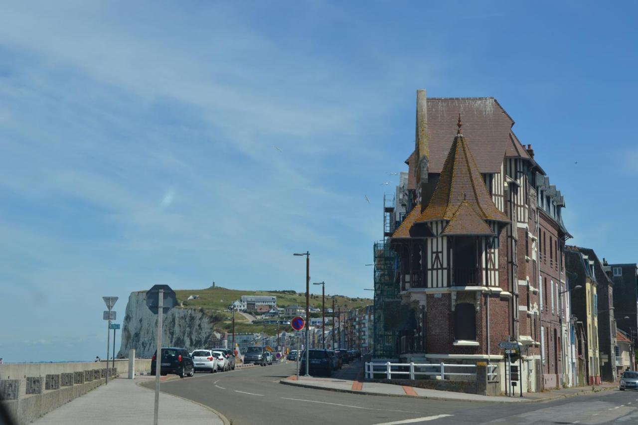B&B Hotel Le Treport Friville Экстерьер фото